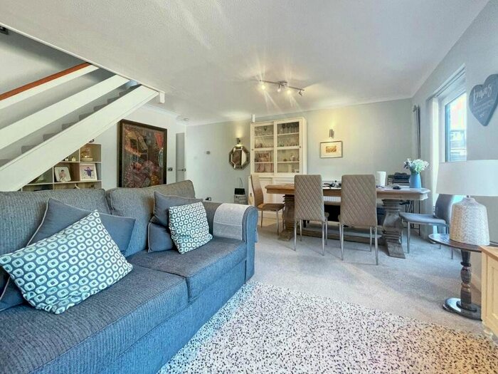 3 Bedroom End Of Terrace House To Rent In Clayton Walk, Amersham, HP7