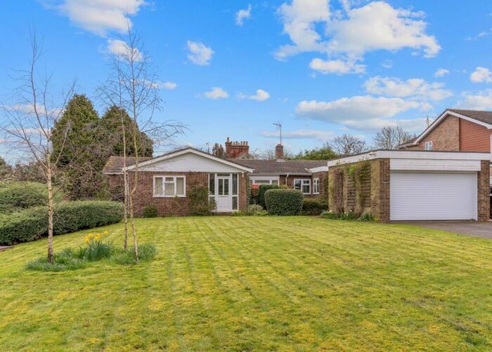 3 Bedroom Detached Bungalow For Sale In Munts Meadow, Weston, Hitchin, SG4