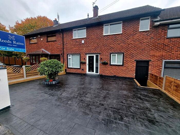 3 Bedroom Terraced House For Sale In Repton Avenue, Hyde, Greater Manchester, SK14