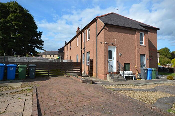 3 Bedroom Flat To Rent In Cardross Avenue, Broxburn, West Lothian, EH52