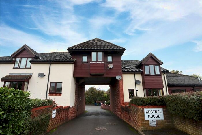 1 Bedroom Maisonette To Rent In Weydon Lane, Farnham, Surrey, GU9