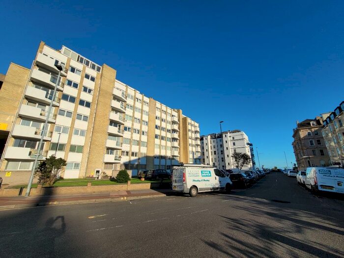 2 Bedroom Flat To Rent In Trinity Place, Eastbourne, BN21