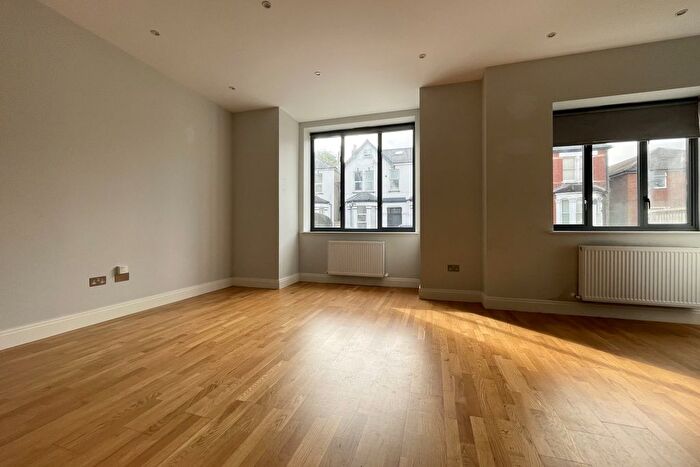 1 Bedroom Flat To Rent In Whitworth Road, London, SE25
