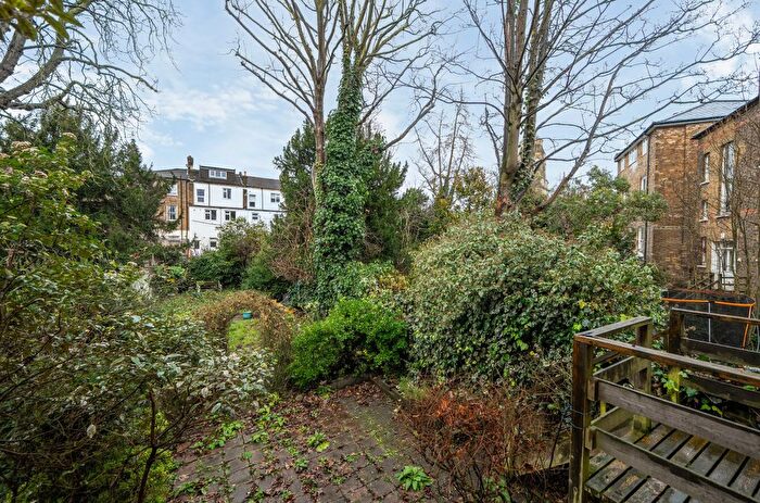 3 Bedroom Flat To Rent In St George Avenue, Tufnell Park, London, N7