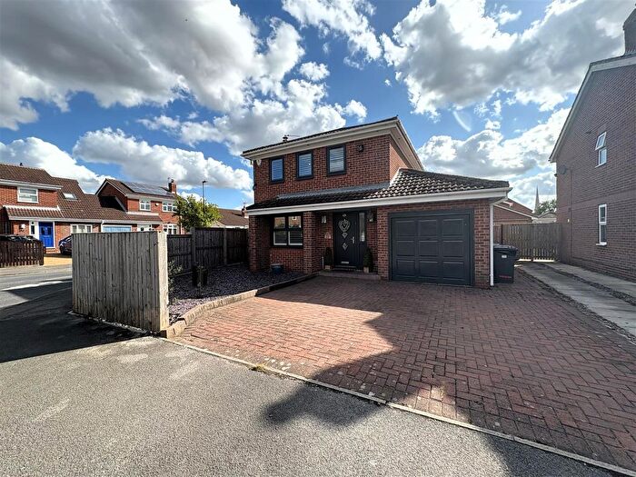 4 Bedroom Detached House For Sale In Villa Close, Hemingbrough, Selby, YO8