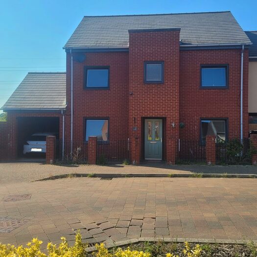 4 Bedroom Detached House To Rent In Cumberland Way, Waterlooville, PO7