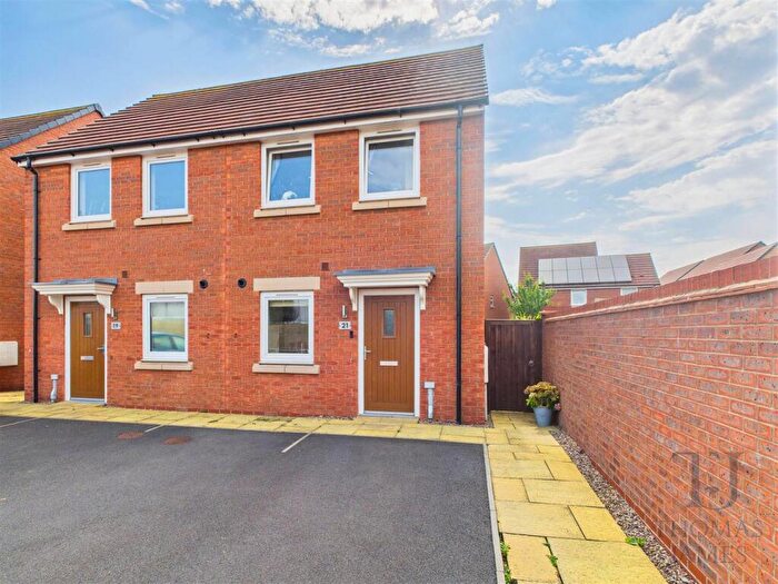 2 Bedroom Semi-Detached House For Sale In Woodpecker Close, West Bridgford, Nottingham, NG2