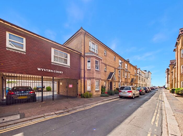 1 Bedroom Flat For Sale In Wyvern Court, West Street, BN11