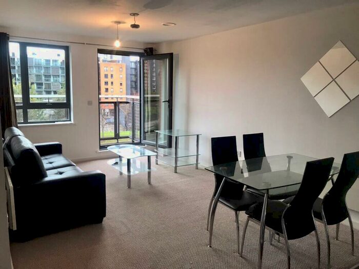 2 Bedroom Apartment To Rent In City Gate, Castlefield, M15
