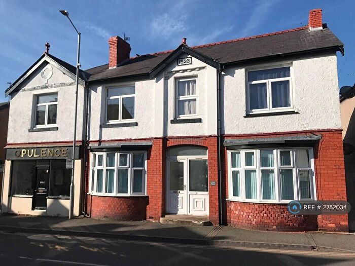 2 Bedroom Flat To Rent In High Street, Dyserth, Rhyl, LL18
