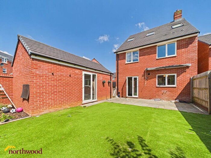 5 Bedroom Detached House For Sale In Digwood Road, Banbury, OX16
