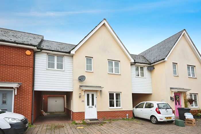 3 Bedroom Semi Detached House For Sale In Gerard Gardens, Chelmsford, CM2