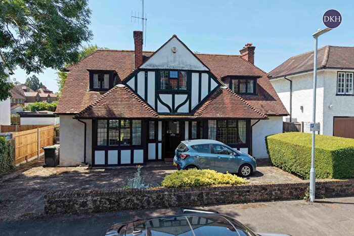 3 Bedroom Detached House For Sale In Cedars Avenue, Rickmansworth, Hertfordshire, WD3