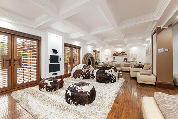 4 Bedroom Detached House For Sale In Wood Lane, Gedling, NG4