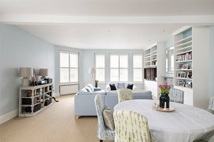 2 Bedroom Flat For Sale In Westbourne Grove, London, W2