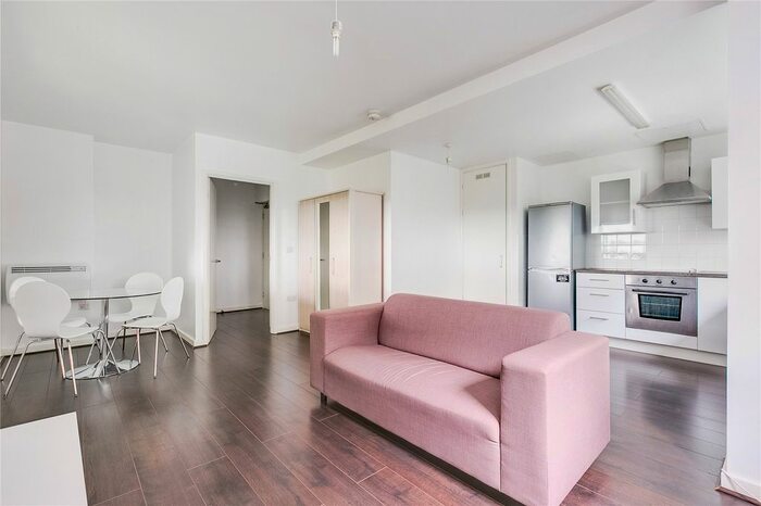 1 Bedroom Flat To Rent In Ashburton Triangle, Drayton Park, N5