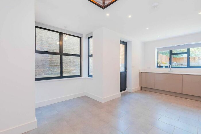 1 Bedroom Flat To Rent In Wightman Road, Harringay, London, N4