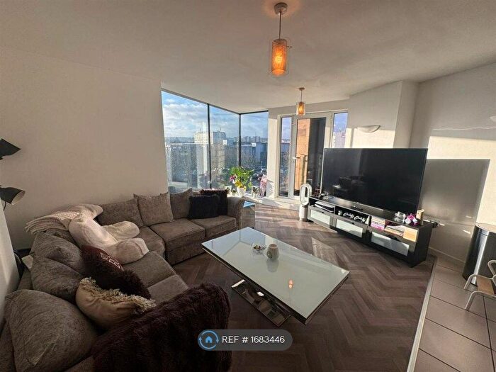 2 Bedroom Flat To Rent In The Gatehaus, Bradford, BD1