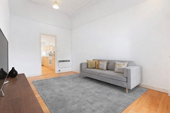 1 Bedroom Flat For Sale In Slateford Road, Slateford, Edinburgh, EH11