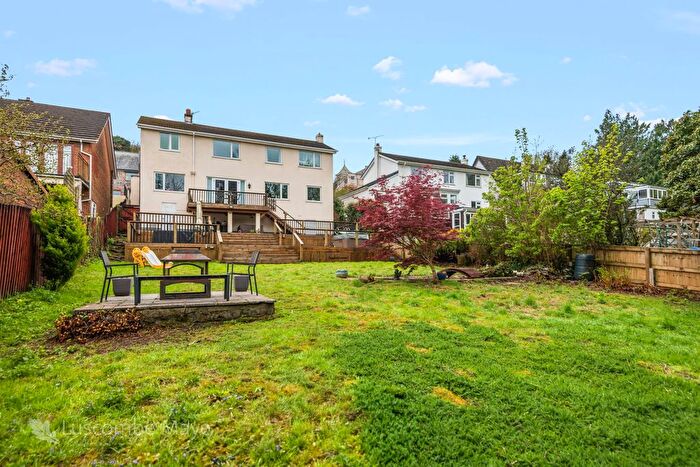 3 Bedroom Detached House For Sale In Old Totnes Road, Buckfastleigh, TQ11