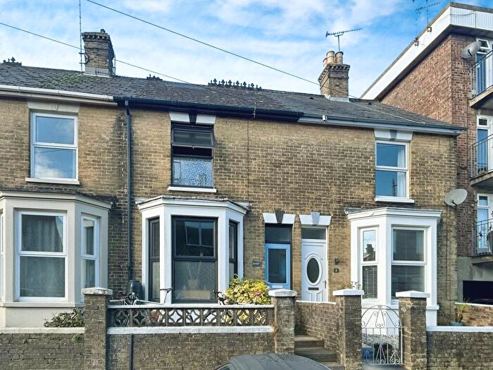 3 Bedroom House To Rent In Bernard Road, PO31