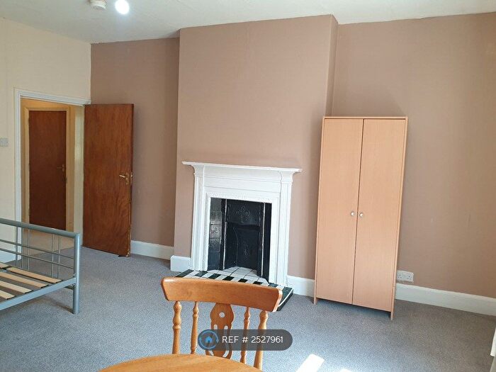 Studio To Rent In Market Square, Rugeley, WS15