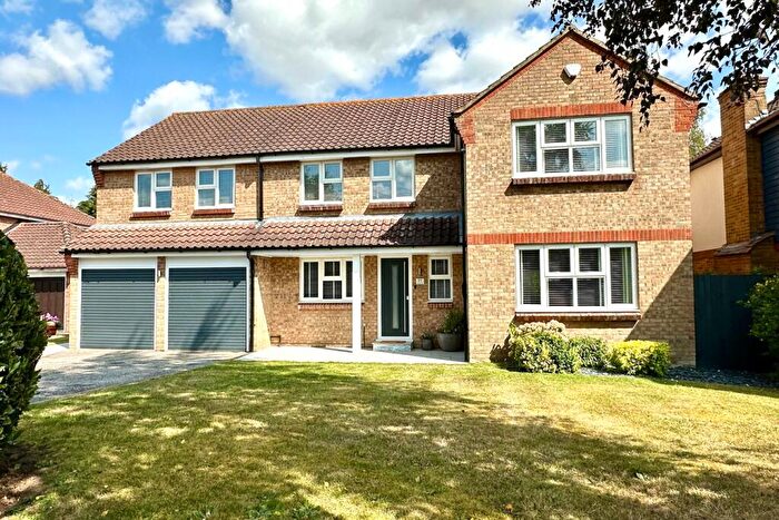 5 Bedroom Detached House To Rent In Wyldwood Close, Harlow, CM17