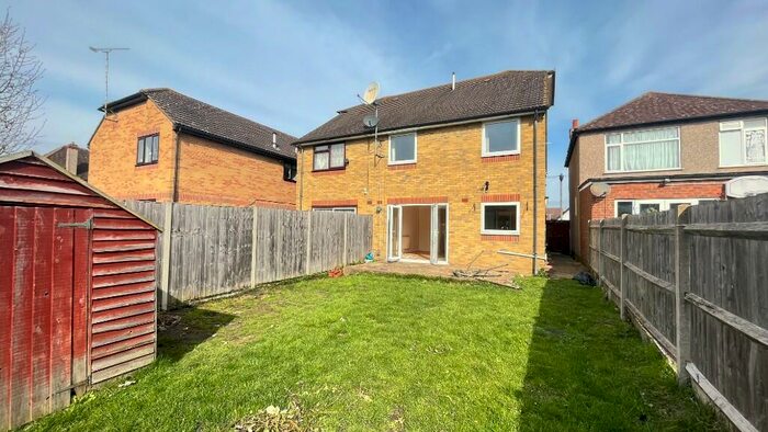 4 Bedroom Semi-Detached House To Rent In Abbotts Road, Sutton, Surrey, SM3