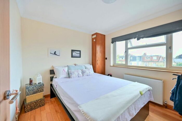 1 Bedroom Flat To Rent In Manor Road, Richmond, TW9