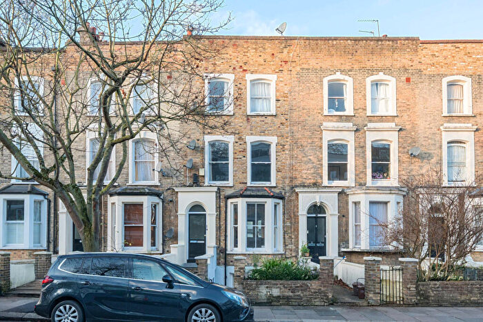 1 Bedroom Apartment For Sale In Vicarage Grove, London, SE5