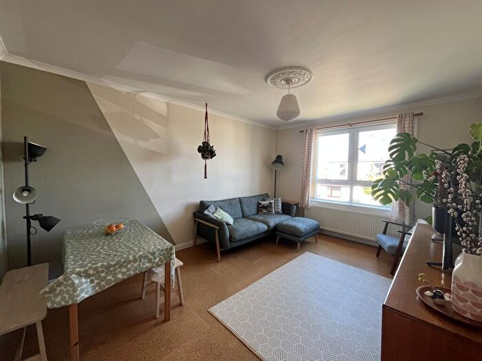 2 Bedroom Flat For Sale In Fingal Road, Dingwall, IV15