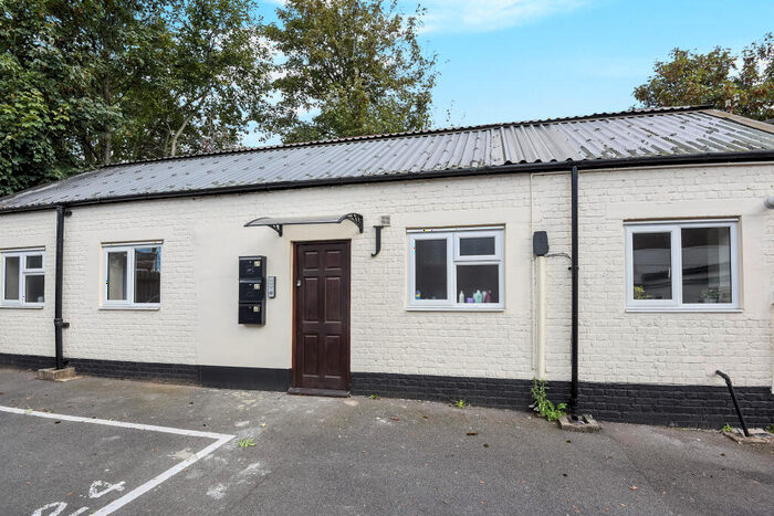 Flat To Rent In Homesdale Road, Bromley, BR1