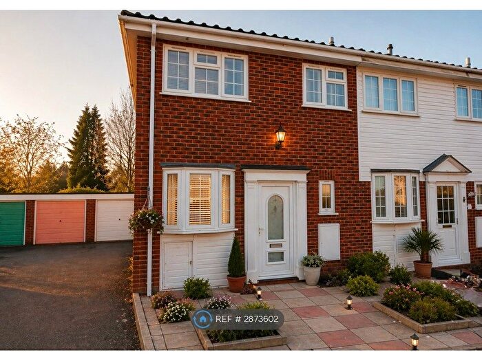 3 Bedroom End Terrace House To Rent In Freshwood Way, Wallington, SM6