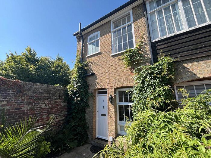 3 Bedroom Terraced House For Sale In Watts Yard, Sandwich, CT13