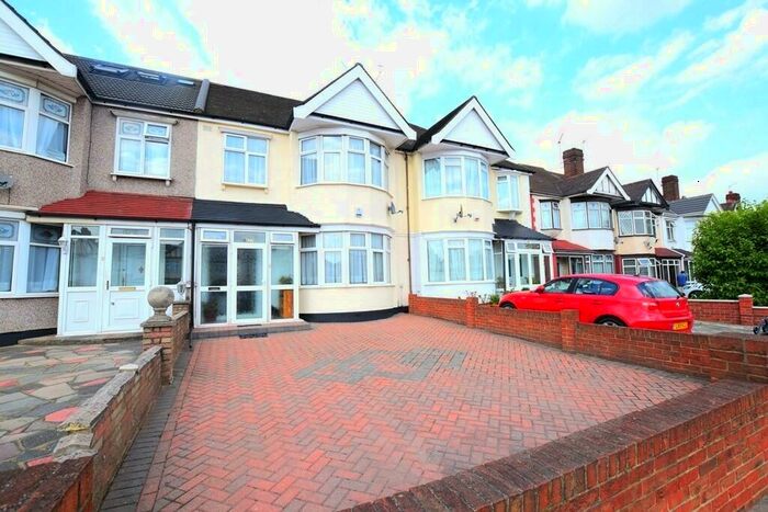3 Bedroom Terraced House To Rent In Eastern Avenue, Ilford, IG2