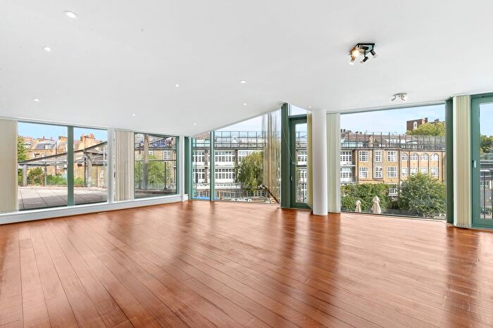 3 Bedroom Flat To Rent In Crystal Wharf, Graham Street, N1