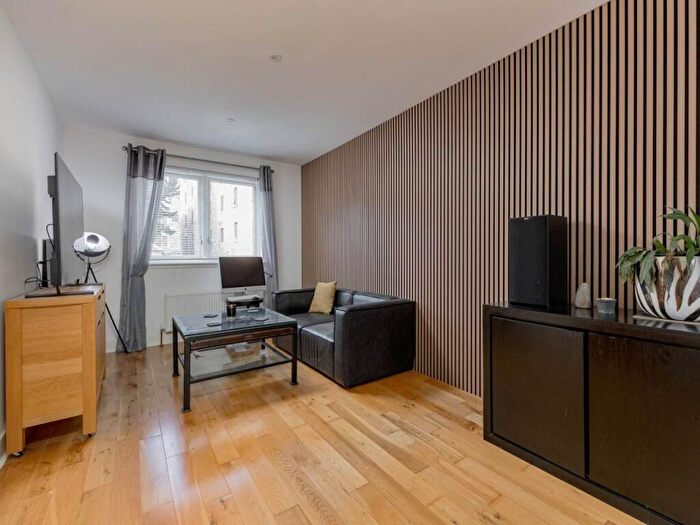 2 Bedroom Flat For Sale In Yardheads, South Leith, Edinburgh, EH6