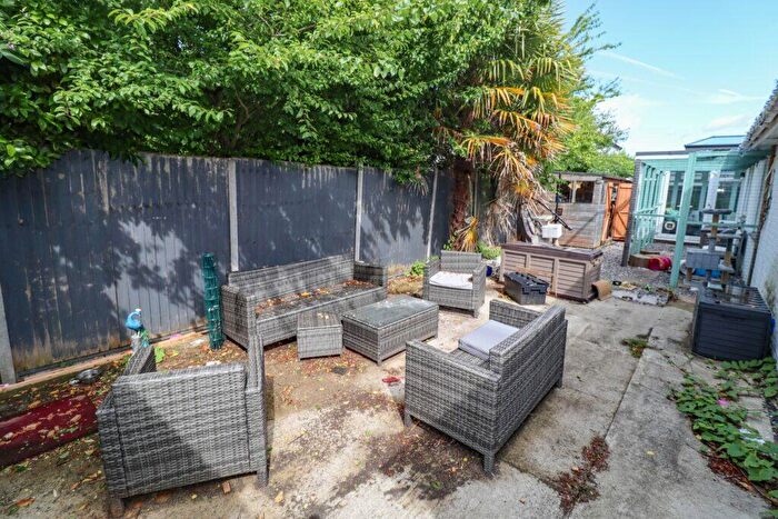 2 Bedroom Detached Bungalow For Sale In Poplar Grove, Hayling Island, PO11