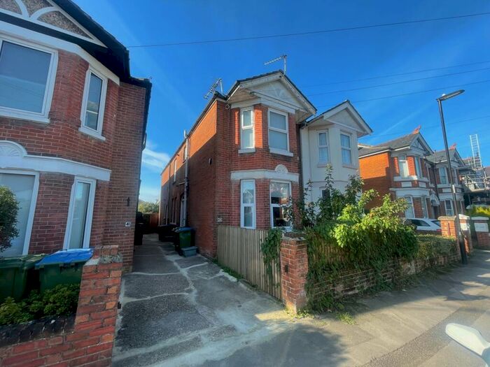 2 Bedroom Apartment To Rent In Norfolk Road, Southampton, SO15