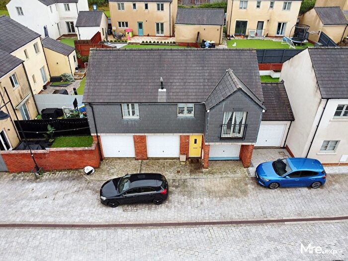 2 Bedroom Town House For Sale In Lon Y Grug, Llandarcy, Neath, SA10