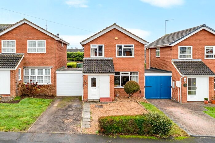 3 Bedroom Link Detached House For Sale In Anderson Drive, Kettering, NN15