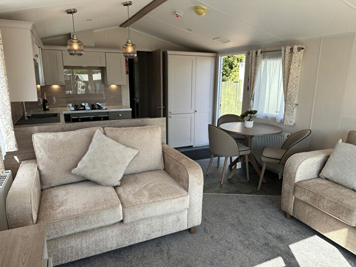 2 Bedroom Park Home For Sale In The Oaks Holiday Park, Chapel Road, Bucklesham, IP10