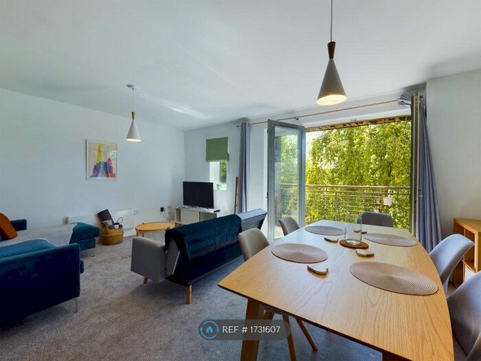 2 Bedroom Flat To Rent In Maplewood, Manchester, M20