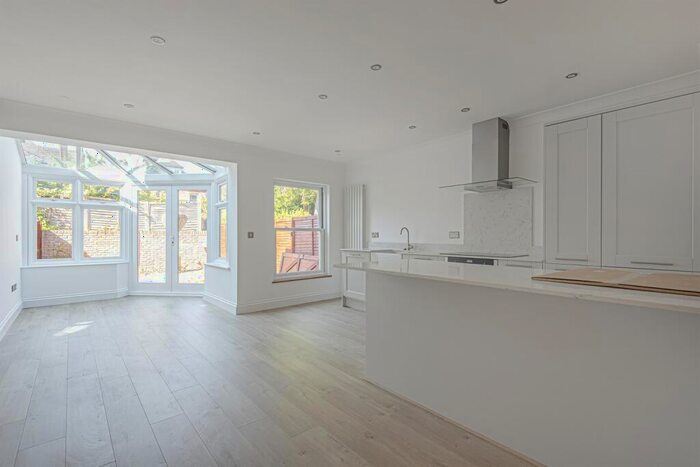 3 Bedroom Terraced House To Rent In Pagoda Grove, London, SE27