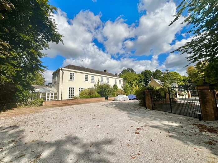 2 Bedroom Apartment To Rent In Oak Bank Manor, Crow Hill Rise, Crow Hill Drive, Mansfield, Nottinghamshire, NG19