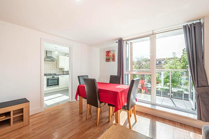 2 Bedroom Flat To Rent In Crawford Avenue, Wembley, HA0