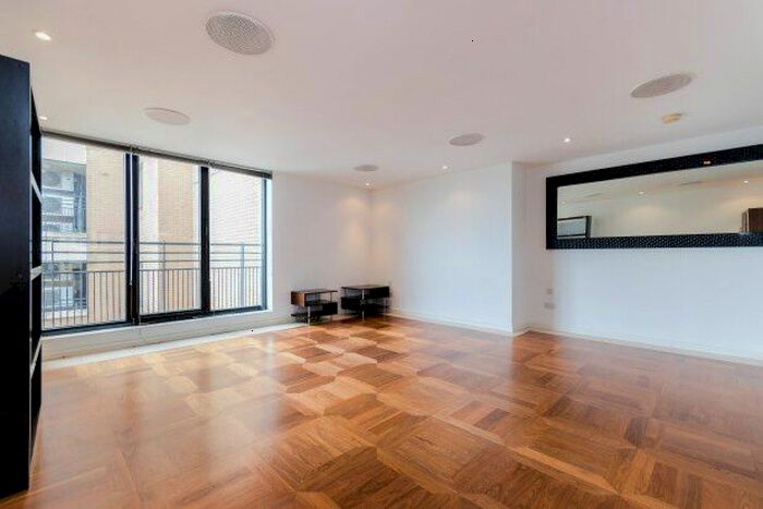 3 Bedroom Flat To Rent In Cromwell Road, London, SW7