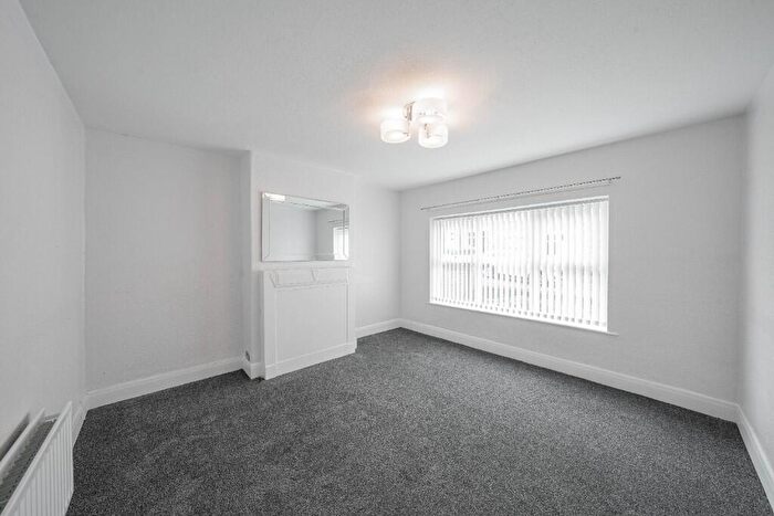 1 Bedroom Flat To Rent In Maxwell Street, Bensham, Gateshead, Tyne And Wear, NE8