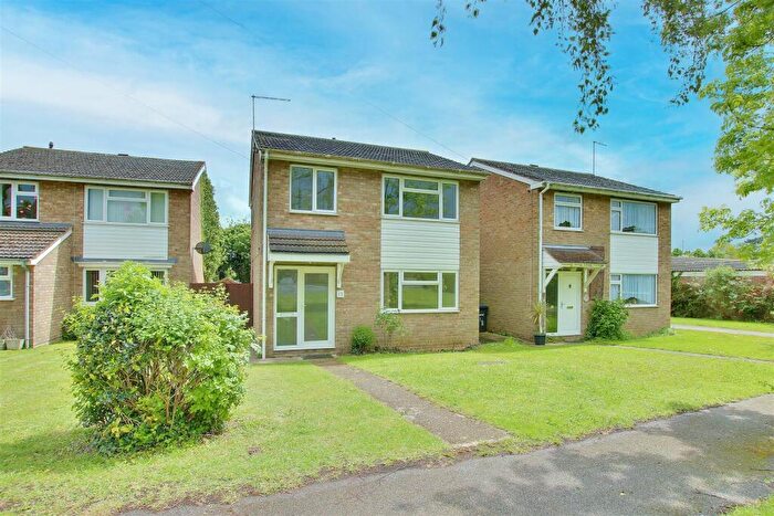 3 Bedroom Detached House To Rent In Headlands, Fenstanton, PE28