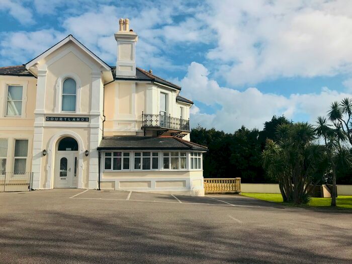 1 Bedroom Flat To Rent In Courtlands, Rawlyn Road, Torquay, TQ2